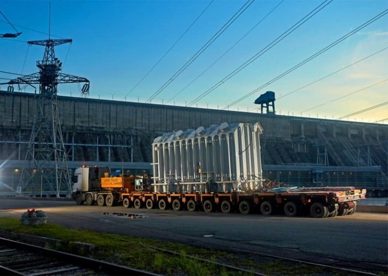 Новый трансформатор на Красноярской ГЭС